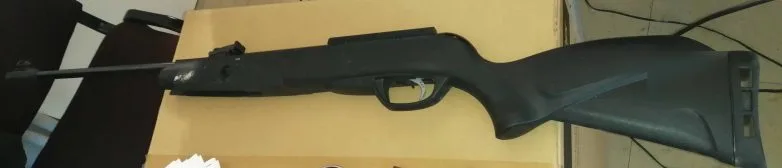 Συμπλοκή στο Αιγάλεω: Ένοπλοι επιτέθηκαν σε 21χρονο και αυτός τους άρπαξε το όπλο