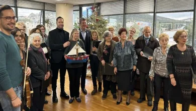 Τα ΚΑΠΗ "τα έψαλαν" στον Γιάννη Γκίκα