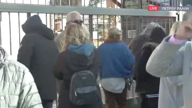 Πέτρου Ράλλη: Συμβολικός αποκλεισμός από συγγενείς των προσαχθέντων – Τι είπε πατέρας 26χρονου στην ΕΡΤ 7 Πέτρου Ράλλη: Συμβολικός αποκλεισμός από συγγενείς των προσαχθέντων – Τι είπε πατέρας 26χρονου στην ΕΡΤ