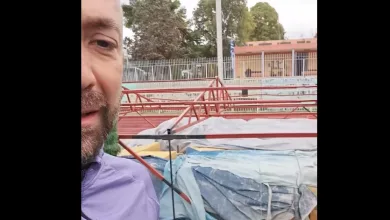 "Ναι, αυτό που βλέπετε είναι το δημοτικό στάδιο του Αιγάλεω"! - Βίντεο