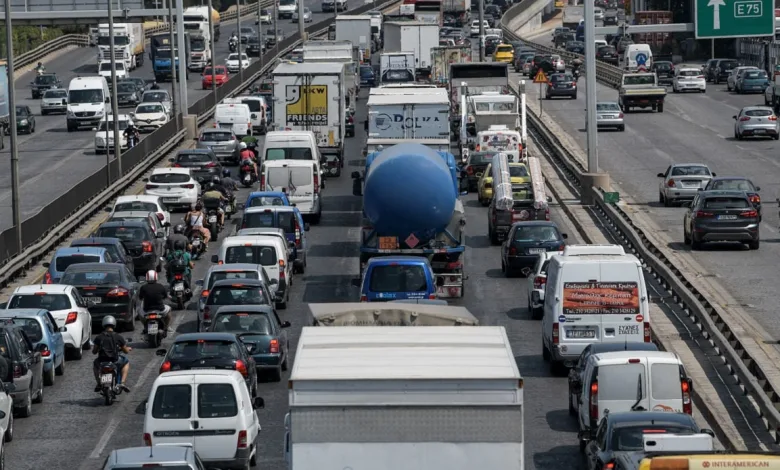 Τεράστια προβλήματα στον Κηφισό από ακινητοποιημένο λεωφορείο