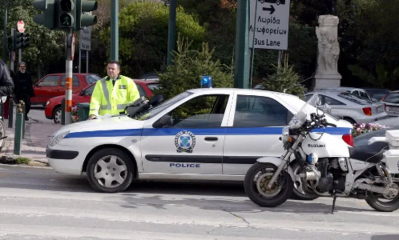 Σύγκρουση σχολικού λεωφορείου, φορτηγού και ΙΧ στη Νίκαια