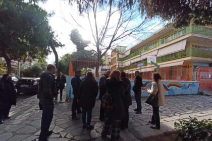 Σχολικές τάξεις που απειλούν τα παιδιά - Η περίπτωση του Αιγάλεω