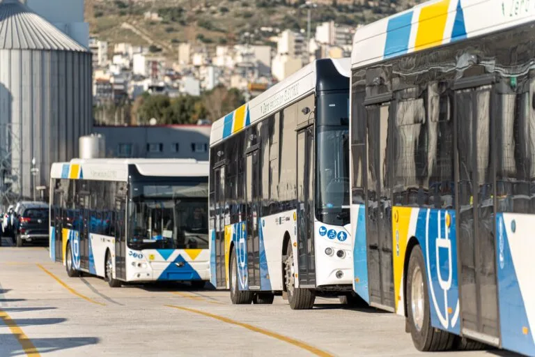 Έφτασαν στην Αθήνα τα πρώτα 140 ηλεκτρικά λεωφορεία της Ytong