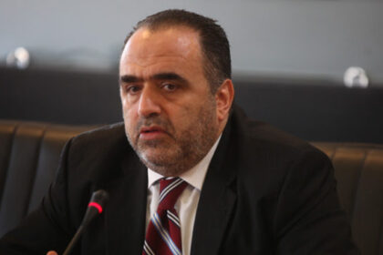 Περιφέρεια Αττικής: Ο Χαρδαλιάς διέγραψε τον Μανώλη Σφακιανάκη με αφορμή δηλώσεις του για τη δολοφονία της Κυριακής