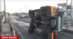 Τράκτορας ανατράπηκε στην Πέτρου Ράλλη – Εξαφανίστηκε τρέχοντας ο οδηγός 3 Τράκτορας ανατράπηκε στην Πέτρου Ράλλη – Εξαφανίστηκε τρέχοντας ο οδηγός