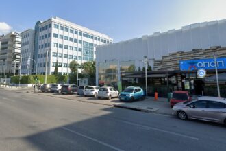 Βγαίνει στο σφυρί ακίνητο μεγάλης αντιπροσωπείας αυτοκινήτων στη Λεωφόρο Αθηνών 19 Βγαίνει στο σφυρί ακίνητο μεγάλης αντιπροσωπείας αυτοκινήτων στη Λεωφόρο Αθηνών
