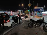 Αιγάλεω: "Τύφλα" οδηγός φορτηγού, σάρωσε σταθμευμένα αυτοκίνητα