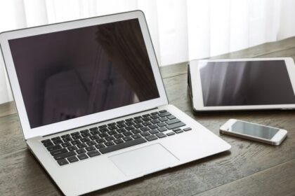Ποιοι θα πάρουν το νέο επίδομα – voucher για tablet και laptop