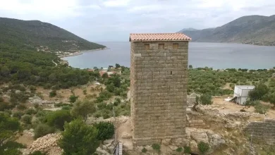 Τι είναι ο εντυπωσιακός πύργος που δεσπόζει στον όρμο του Πόρτο Γερμενού 1 Τι είναι ο εντυπωσιακός πύργος που δεσπόζει στον όρμο του Πόρτο Γερμενού