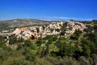 Οι άγνωστες αρχαιότητες του όρους Αιγάλεω και οι λαθρανασκαφείς
