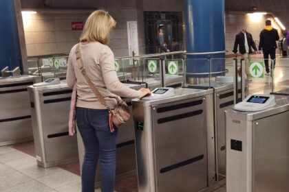 Ερωτήσεις και απαντήσεις για τις ανέπαφες συναλλαγές στις συγκοινωνίες της Αθήνας