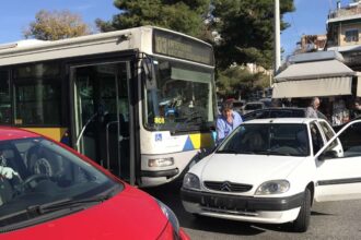 Τρελή πορεία λεωφορείου στην Ιερά Οδό - Δύο γυναίκες στο νοσοκομείο με ελαφρά τραύματα