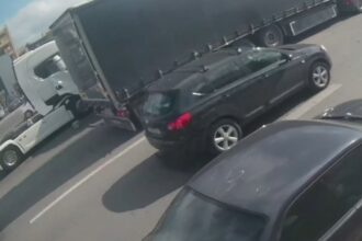 Λεωφόρος Αθηνών: Καραμπόλα με 3 βαριά οχήματα και 2 ΙΧ, μία γυναίκα τραυματίας - Βίντεο