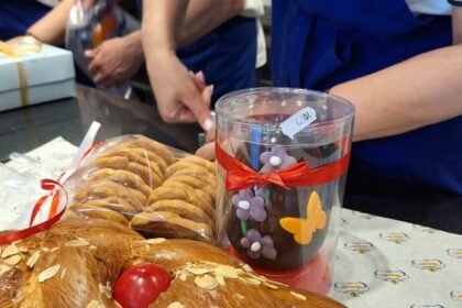Το Πάσχα μας έχει γεύση… Κοσμικόν – Τα γλυκά που έγιναν θεσμός