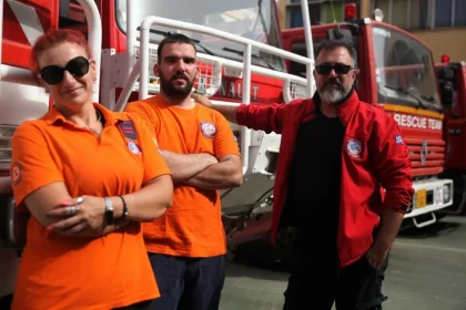 Αιγάλεω: Στο κέντρο επιχειρήσεων των εθελοντών πυροσβεστών