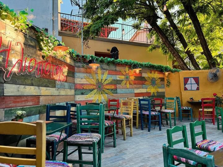 Μαγιάτικος περίπατος στον πεζόδρομο της Ελευσίνας: 7 ωραία στέκια για όλα τα γούστα 9 Μαγιάτικος περίπατος στον πεζόδρομο της Ελευσίνας: 7 ωραία στέκια για όλα τα γούστα