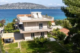 Σαλαμίνα: Πωλείται κατοικία επιπλωμένη και εξοπλισμένη