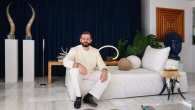 Άφησε το Κολωνάκι για ένα παλιό εργοστάσιο στα Δυτικά Προάστια - Το νέο loft του Έλληνα σχεδιαστή της Louis Vuitton (video)