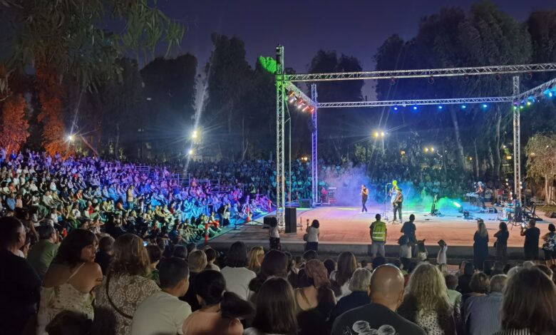 Το αξέχαστο πάρτι με τον Πασχάλη στο Άλσος Περιστερίου – Έκρηξη νοσταλγίας, ενέργειας και αυθεντικής διασκέδασης - Βίντεο 1 Το αξέχαστο πάρτι με τον Πασχάλη στο Άλσος Περιστερίου – Έκρηξη νοσταλγίας, ενέργειας και αυθεντικής διασκέδασης - Βίντεο