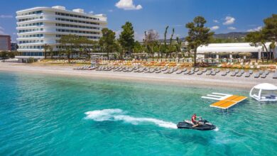 Isla Brown Corinthia: Το βραβευμένο πεντάστερο στους Αγ. Θεοδώρους που θέλει να μοιάζει με λευκό βότσαλο