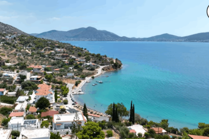 Σαλαμίνα: Παραλίες στο νησί που δύσκολα μπορείς να πιστέψεις ότι βρίσκονται δίπλα στην Αθήνα - Βίντεο