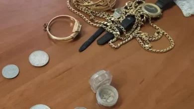 Ζευγάρι έκλεψε σημαντικό ποσό και τιμαλφή από σπίτι στο οποίο έκαναν εργασίες καθαρισμού 11 Ζευγάρι έκλεψε σημαντικό ποσό και τιμαλφή από σπίτι στο οποίο έκαναν εργασίες καθαρισμού