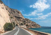 Η κρυμμένη Ριβιέρα της Αττικής - "Μα είναι δυνατόν η θάλασσα να είναι τόσο καθαρή όσο δείχνει;"