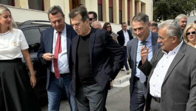 Επίσκεψη Χρυσοχοΐδη στο Νοσοκομείο Αγία Βαρβάρα