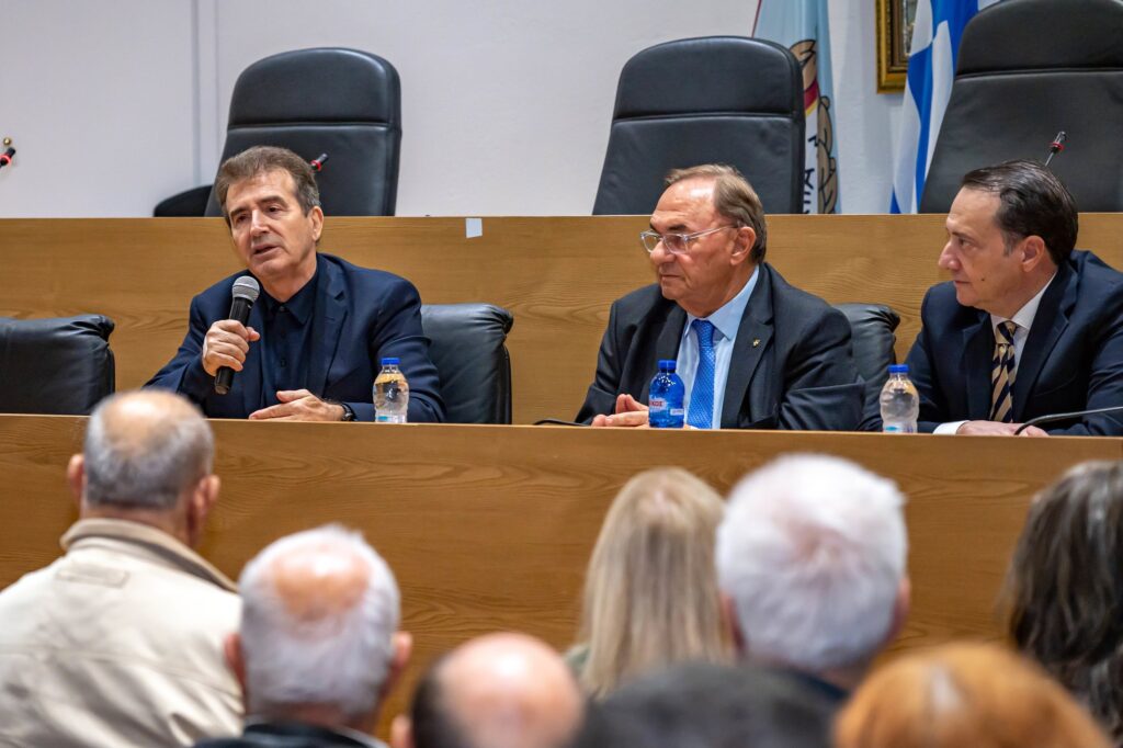 Ο Μ. Χρυσοχοΐδης στο Αιγάλεω - "Φέρνουν αποτελέσματα η ενίσχυση της αστυνόμευσης, η πρόληψη και η καταπολέμηση της μικροεγκληματικότητας" 3 Ο Μ. Χρυσοχοΐδης στο Αιγάλεω - "Φέρνουν αποτελέσματα η ενίσχυση της αστυνόμευσης, η πρόληψη και η καταπολέμηση της μικροεγκληματικότητας"