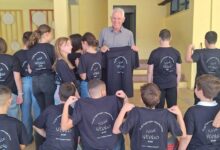 "Πάμε Ψέριμο" - Μαθητές από το Περιστέρι στο ακριτικό νησί για να θα παρελάσουν με τους δύο μαθητές του!