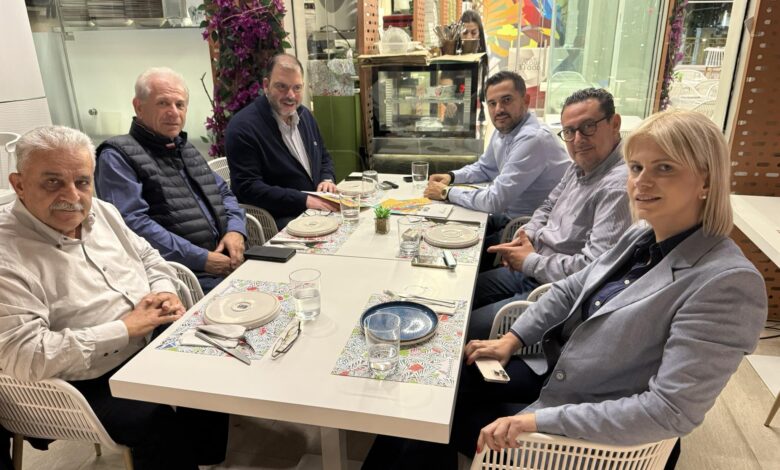 4 δήμαρχοι σε δείπνο εργασίας: Συντονισμός δυνάμεων  4 δήμαρχοι σε δείπνο εργασίας: Συντονισμός δυνάμεων