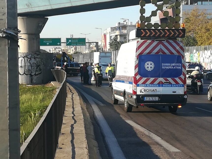 Αιγάλεω: Συμπλοκή μεταξύ οδηγών - Σοβαρός τραυματισμός με κατσαβίδι 1 Αιγάλεω: Συμπλοκή μεταξύ οδηγών - Σοβαρός τραυματισμός με κατσαβίδι