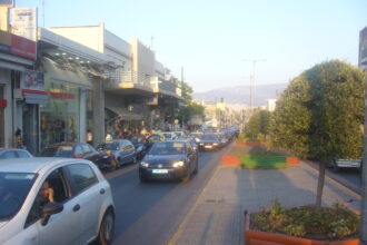 Ερώτηση στη Βουλή για τα διαδοχικά λουκέτα επιχειρήσεων στην Ιερά Οδό