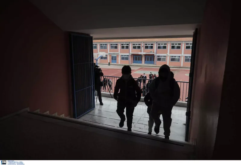 Κυρώσεις σε διευθυντή Δημοτικού στο Περιστέρι - Έκανε κλήρωση για αποκλεισμό μαθητών στο Ολοήμερο