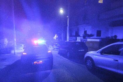 Η Δημοτική Αστυνομία Αιγάλεω απεγκλώβισε 53χρονη από φλεγόμενο διαμέρισμα