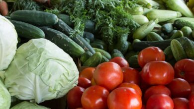 Αυτά είναι τα φρούτα και λαχανικά με τα περισσότερα φυτοφάρμακα - Λίστα 2025