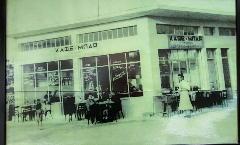 Στα καφενεία του Αιγάλεω ξαναζωντανεύει η λαϊκή μουσική 1 Στα καφενεία του Αιγάλεω ξαναζωντανεύει η λαϊκή μουσική