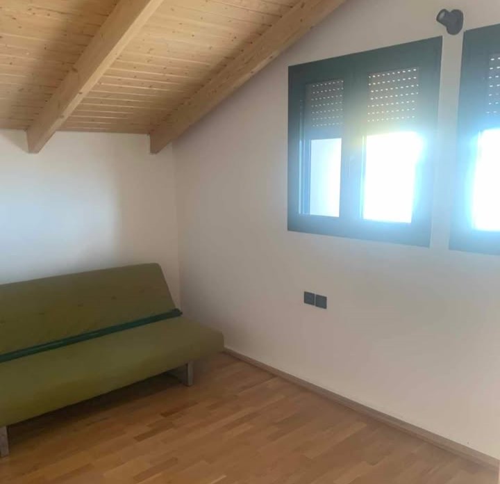 Πωλείται οροφομεζονέτα στο Αιγάλεω, εξαιρετική κατάσταση