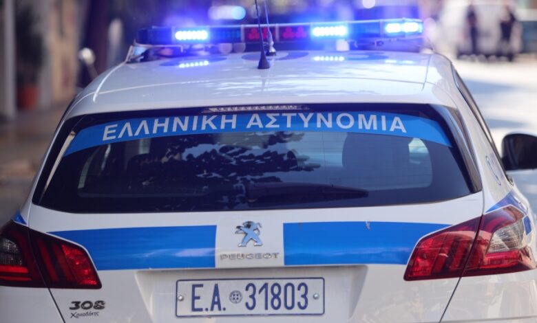 52χρονος κυκλοφορούσε γυμνός έξω από δημοτικό σχολείο στο Αιγάλεω 1 52χρονος κυκλοφορούσε γυμνός έξω από δημοτικό σχολείο στο Αιγάλεω