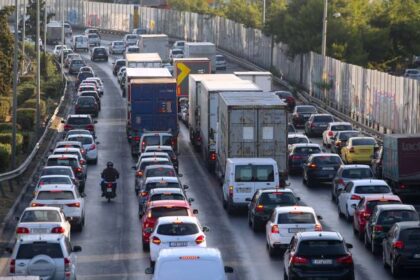 Απαγόρευση κυκλοφορίας φορτηγών στον Κηφισό: Τι λένε για την πρόταση συγκοινωνιολόγοι και αυτοκινητιστές