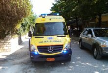 Οδηγός IΧ τσακώθηκε με διανομέα, τον παρέσυρε και τον γρονθοκόπησε