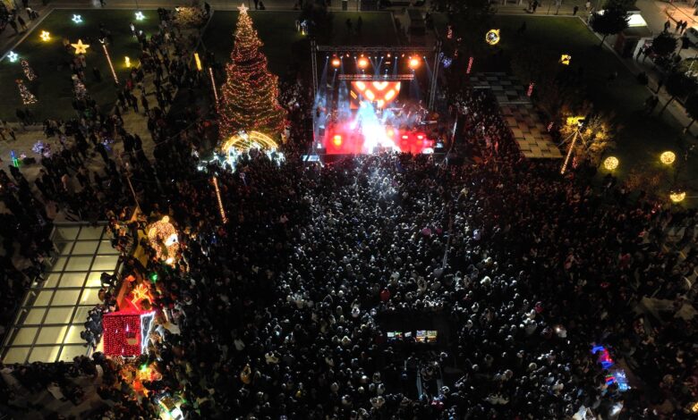 Το Αιγάλεω μπήκε σε γιορτινούς ρυθμούς! - Η λαμπερή συνέχεια 1 Το Αιγάλεω μπήκε σε γιορτινούς ρυθμούς! - Η λαμπερή συνέχεια