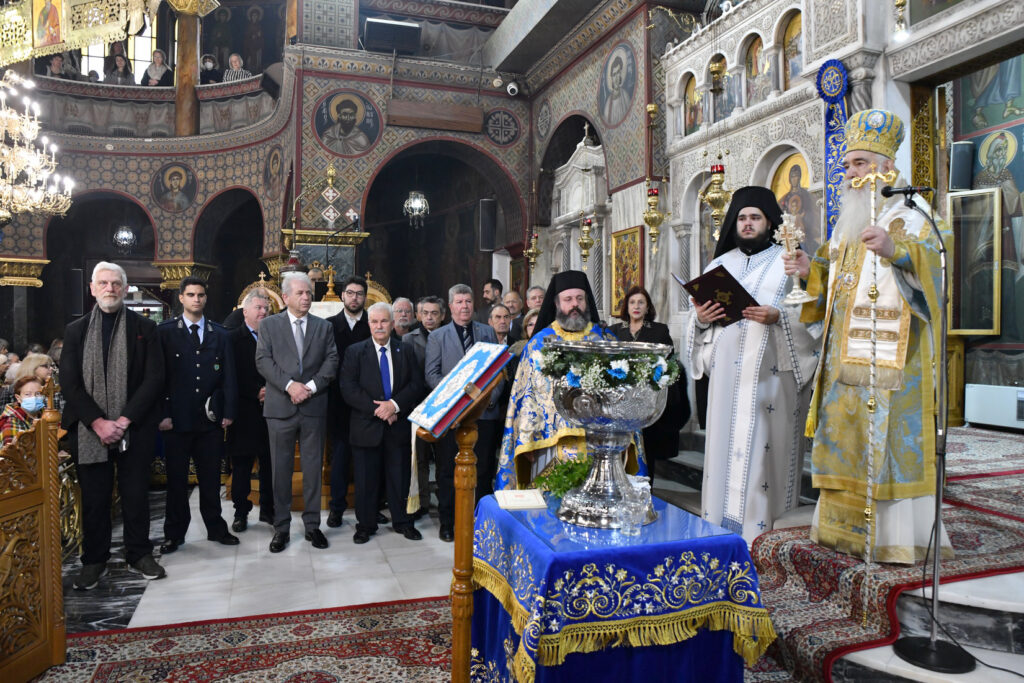 Αιγάλεω: Ο Διονύσης και ο Στέφανος έπιασαν το Σταυρό μέσα σε θερμό και συγκινητικό χειροκρότημα 2 Αιγάλεω: Ο Διονύσης και ο Στέφανος έπιασαν το Σταυρό μέσα σε θερμό και συγκινητικό χειροκρότημα