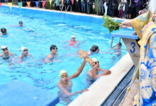 Αιγάλεω: Ο Διονύσης και ο Στέφανος έπιασαν το Σταυρό μέσα σε θερμό και συγκινητικό χειροκρότημα