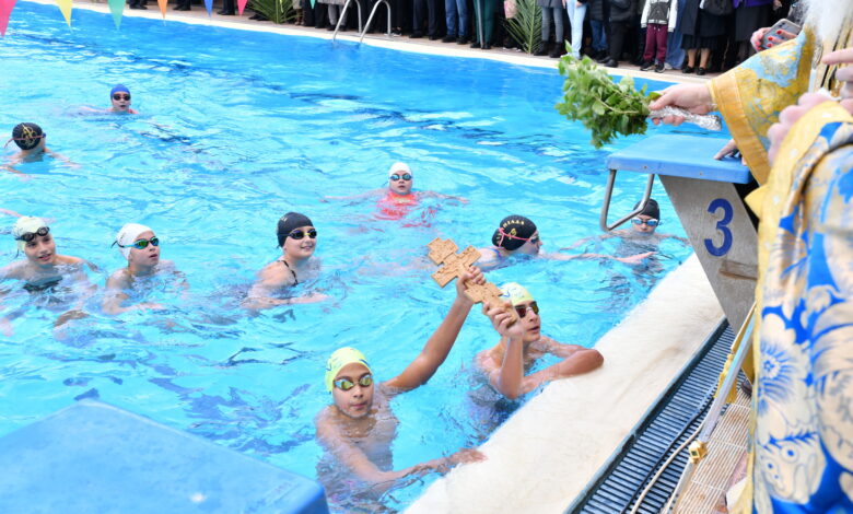 Αιγάλεω: Ο Διονύσης και ο Στέφανος έπιασαν το Σταυρό μέσα σε θερμό και συγκινητικό χειροκρότημα 1 Αιγάλεω: Ο Διονύσης και ο Στέφανος έπιασαν το Σταυρό μέσα σε θερμό και συγκινητικό χειροκρότημα