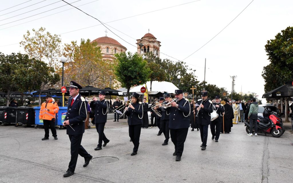 Αιγάλεω: Ο Διονύσης και ο Στέφανος έπιασαν το Σταυρό μέσα σε θερμό και συγκινητικό χειροκρότημα 4 Αιγάλεω: Ο Διονύσης και ο Στέφανος έπιασαν το Σταυρό μέσα σε θερμό και συγκινητικό χειροκρότημα