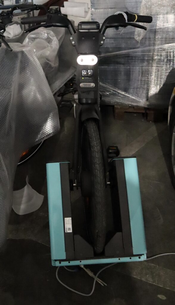 Βανδάλισαν "με το καλημέρα" τα ηλεκτρικά ποδήλατα του Δήμου Αιγάλεω