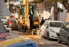 Αγωγός έχει σπάσει 15 φορές! - Η γειτονιά βασανίζεται, ο δρόμος έχει διαλυθεί