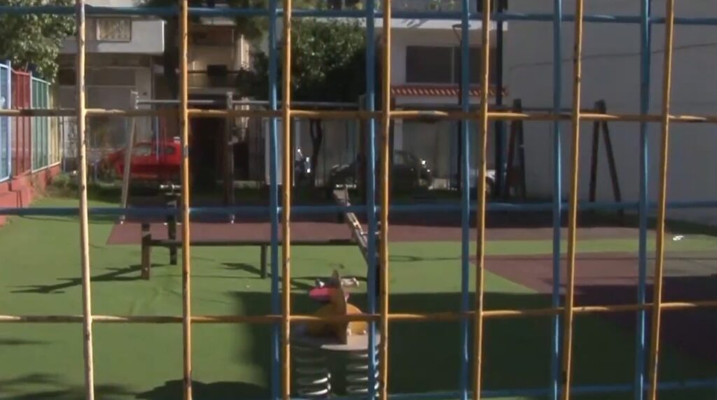 "Νταής" επιτίθεται σε γυναίκες και παιδιά σε παιδική χαρά - Ανησυχία στην περιοχή